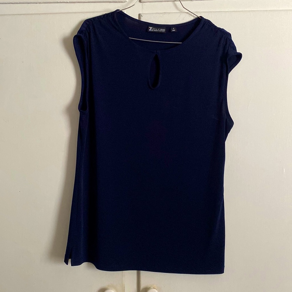 💖 5/$25 New York and company blue sleeveless blouse